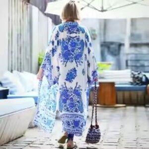 Ali Express Beach Cover Up Kimono in Spell Hotel Paradiso Print - EUC, M